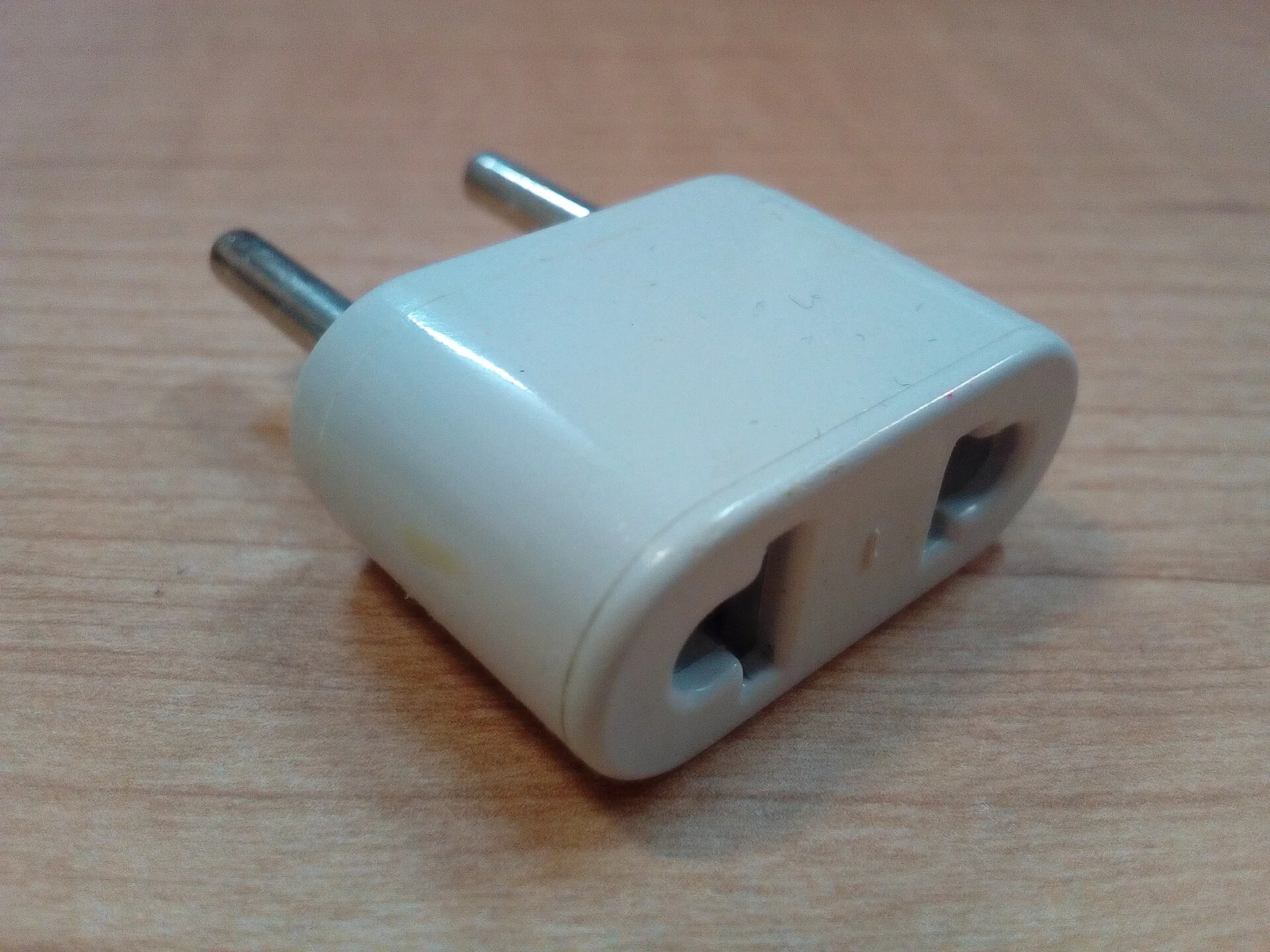 美規轉歐規插頭轉接器