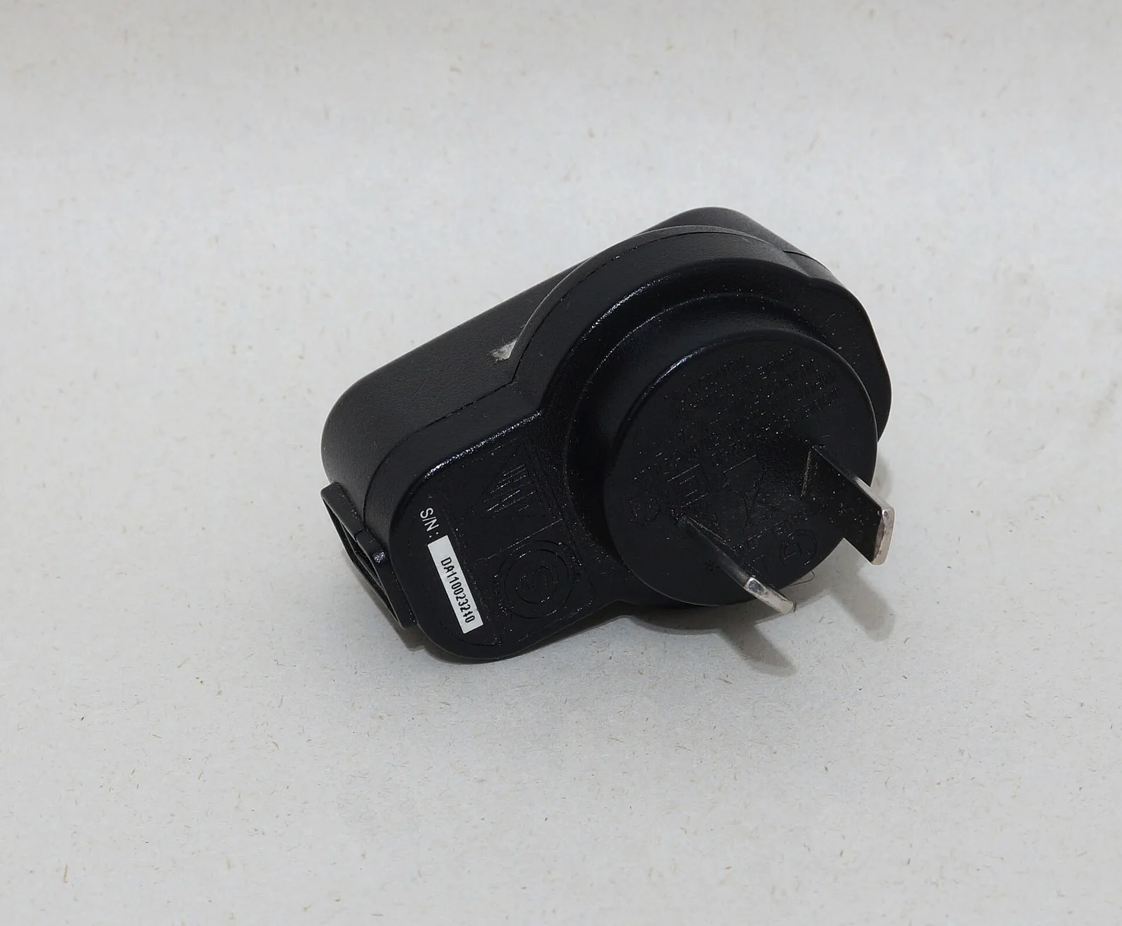 USB 充電器與電源插頭
